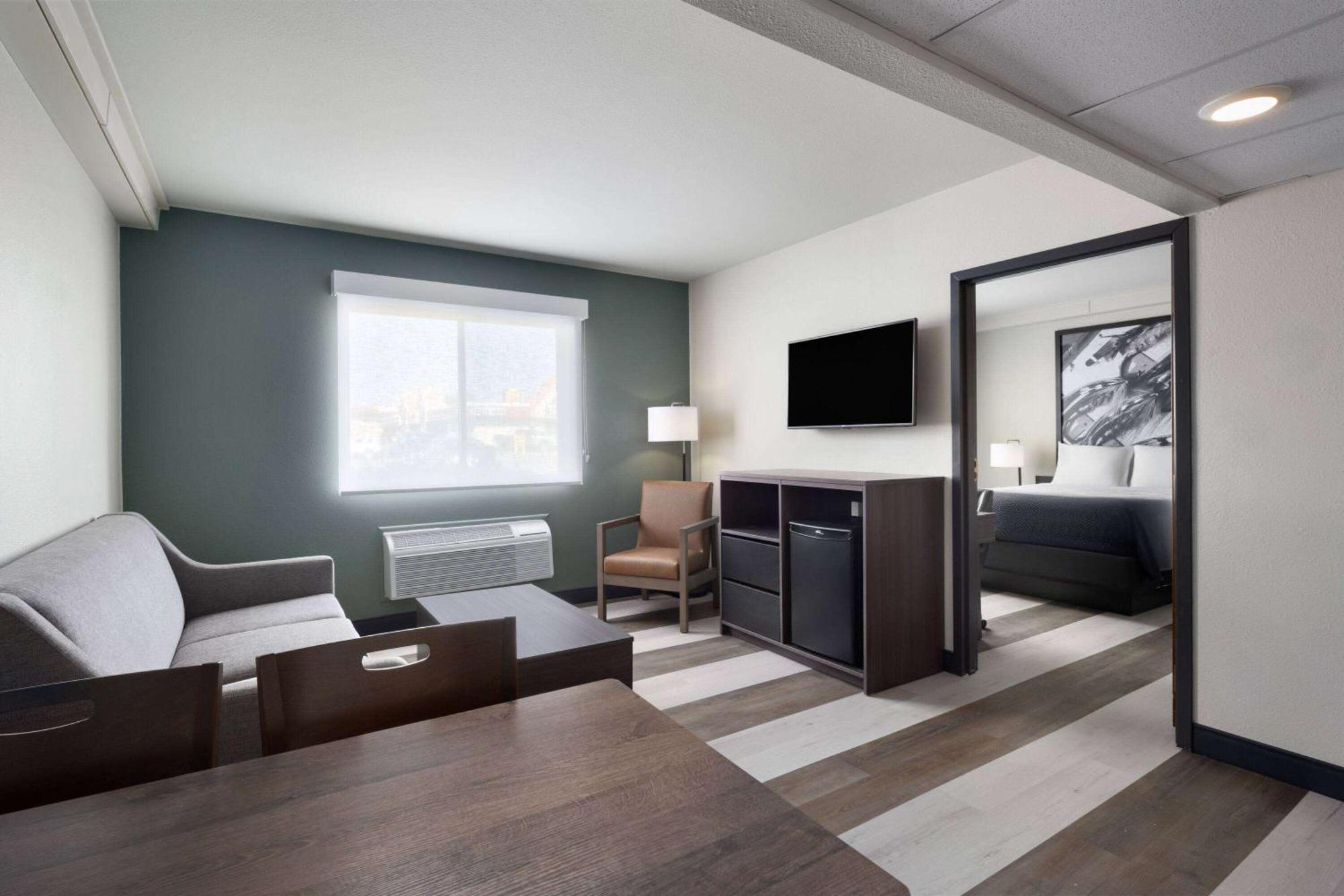 Hotel Super 8 By Wyndham Columbus Exteriér fotografie
